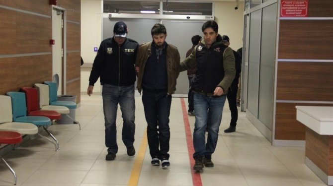 Darbeci pilot binbaşı annesinin evinde yakalandı