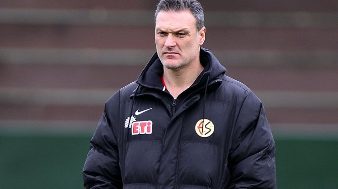 Eskişehirspor’da Alpay Özalan devri kapanıyor