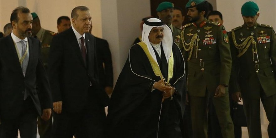 Erdoğan'a Bahreyn'de resmi törenle karşılama