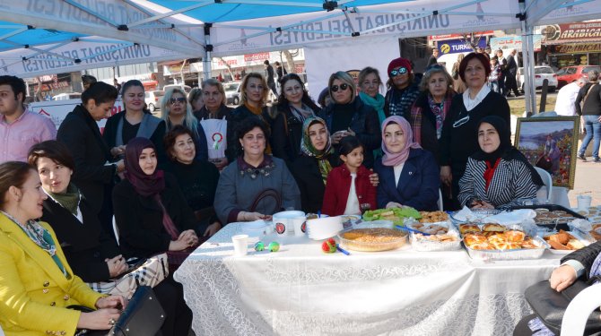 Demokrasi Meydanı’nda el emeklerini sergilediler