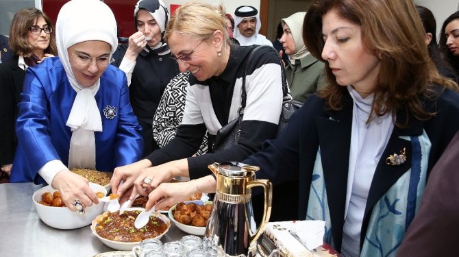 Emine Erdoğan Bahreyn’de yaşam merkezini ziyaret etti