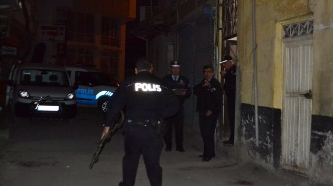 Kahvehanede iki grup arasında çıkan silahlı kavgada 2 kişi öldü