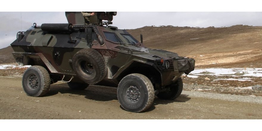 Zırhlı aracın geçişi sırasında patlama oldu