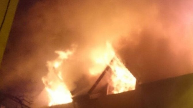 Ev alev alev yandı; 1 kişi öldü