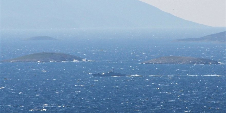 Türk savaş gemisi Kardak’ta