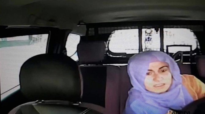 Kadın teröristin Adana Valiliğine saldırı anı kamerada