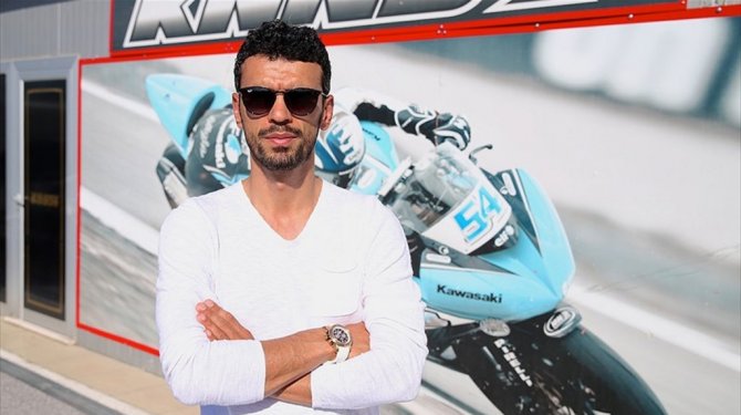 Kenan Sofuoğlu sakatlığına rağmen Avustralya'ya gitti