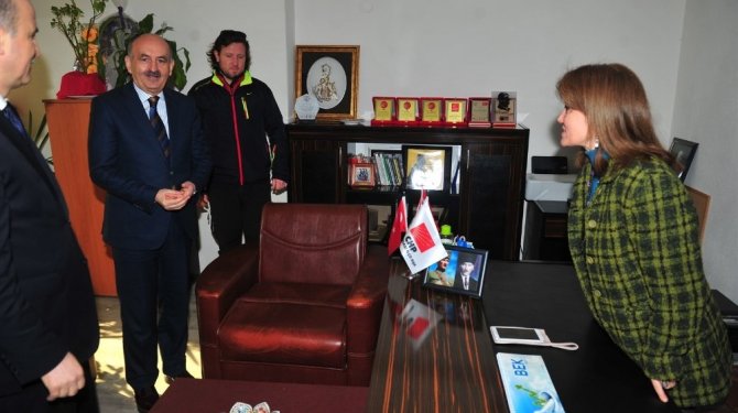 Bakan Müezzinoğlu’ndan CHP’ye ziyaret