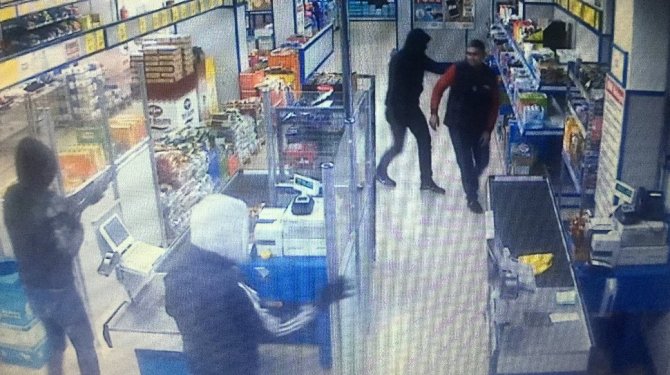 30 saniyede silahlı gasp yaptılar