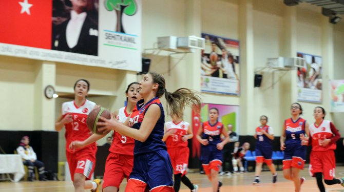 Özel Sanko Okulları Şampiyonluğu Kimseye Bırakmıyor