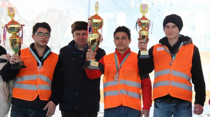 Kahramanmaraş’ta Atlı Kızak ve Kızak Türkiye Şampiyonası
