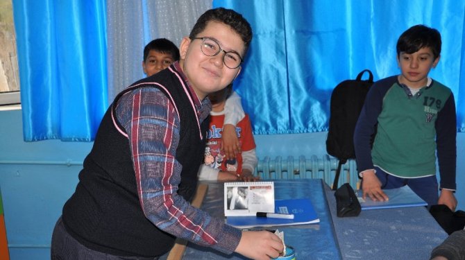 Öğrencilerden sokak hayvanları için kumbara projesi