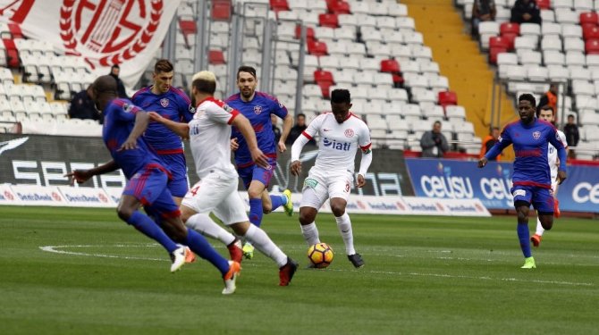 Eto’o 3’lük attı!