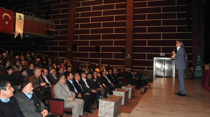 “Abdülhamid’in Kurtlarla Dansı”nı anlattı