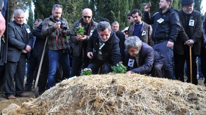 İlk sosyalist muhtar son yolculuğuna uğurlandı