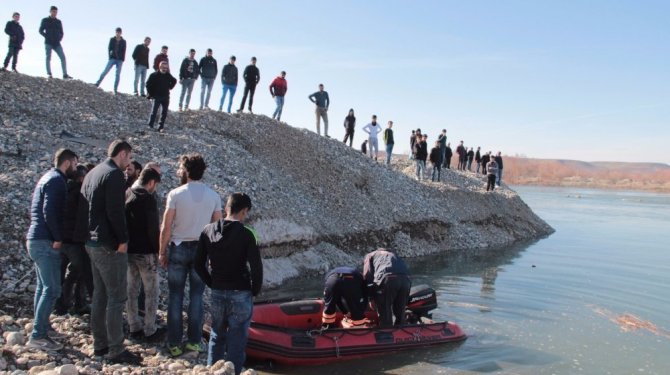 Balık avlamaya giden çocuk akıntıya kapıldı