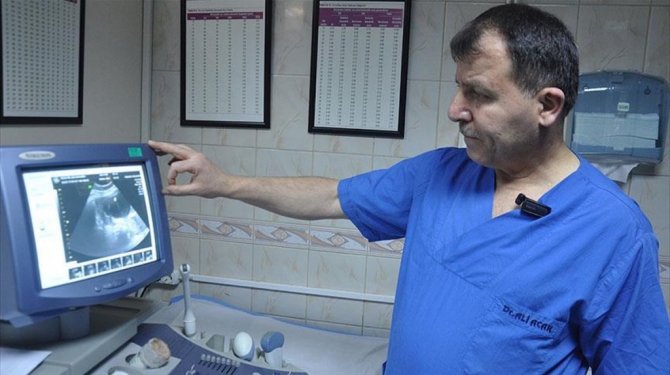 Anne karnındaki bebeğe ameliyat yapıldı