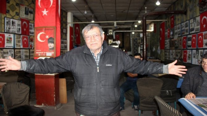 Ömer Varlık, anılarını kendisine ait kıraathanede yaşatıyor