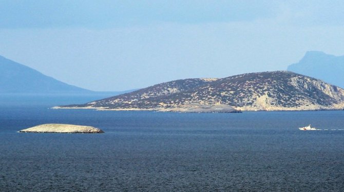 Türk askerinin Kardak nöbeti devam ediyor