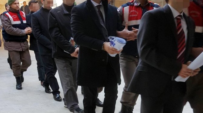 FETÖ’den yargılanan avukatlar: "Gülen’in Allah belasını versin"