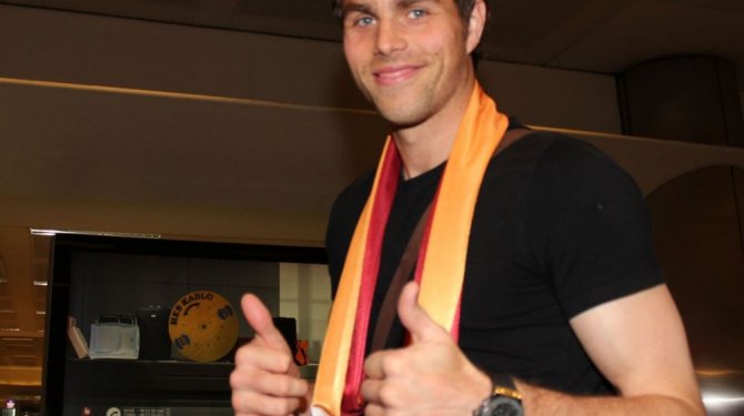 Galatasaray'da forma giyen Elmander iflasın eşiğinde