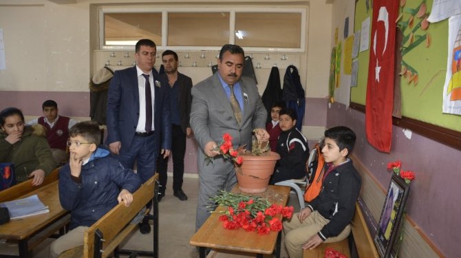 Ahmet Oktay Günak'ın sınıfında yas hakim