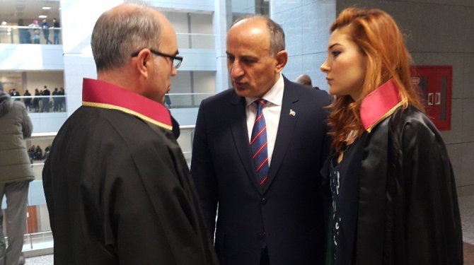 "Islak imzada kumpas" davası başladı