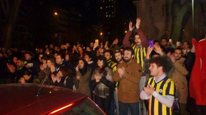 Müjdat Gezen Sanat Merkezine yapılan saldırı protesto edildi