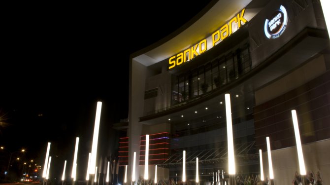 Üç kişi Mercedes sahibi oldu