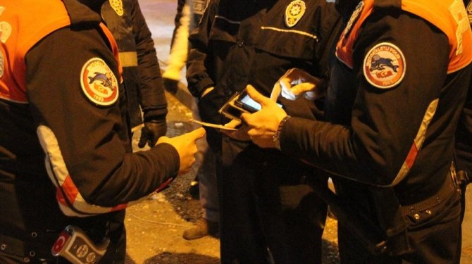 Türkiye genelinde büyük operasyon; Bin 853 kişi gözaltına alındı