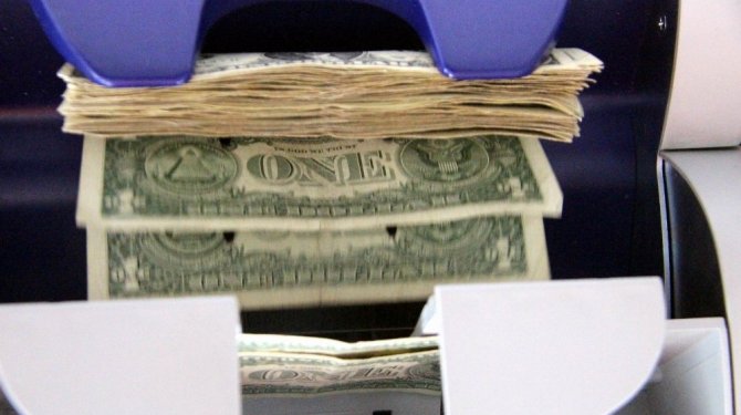 Dolar 3,5880 liradan güne başladı