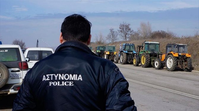 Yunanistan'a kaçan 2 asker iltica talebinde bulundu