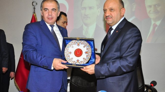 “Türkiye’de parlamenter sistemi tıkayan CHP’dir”