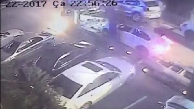 Tırın üzerindeki otomobili böyle çaldı