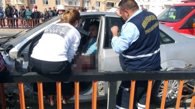 Kaza film sahnesini aratmadı: Korkuluklar sürücüye saplandı