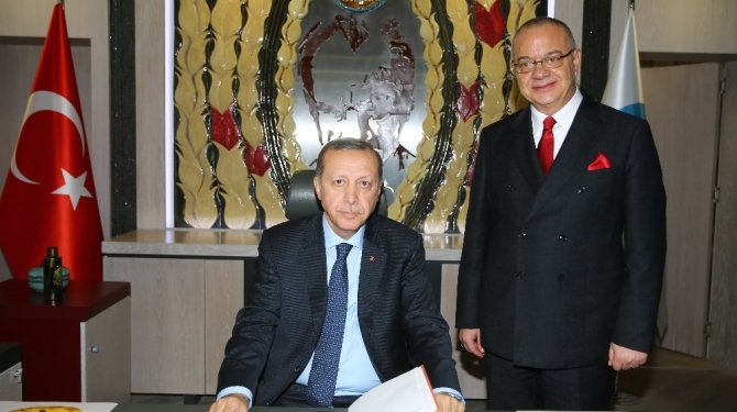 Cumhurbaşkanı Erdoğan’dan MHP’li başkana ziyaret