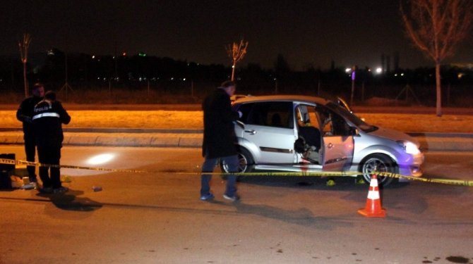 Otomobile tüfekle dehşet saçtılar ölü ve yaralılar var!