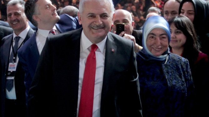 AK Parti’nin referandum kampanyası tanıtıldı