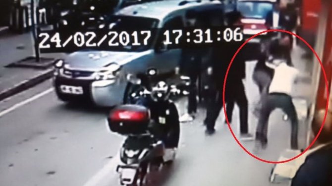 Müşteri ve iş yeri çalışanı birbirine girdi