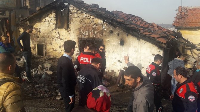 Zihinsel engelli kadın yangında can verdi