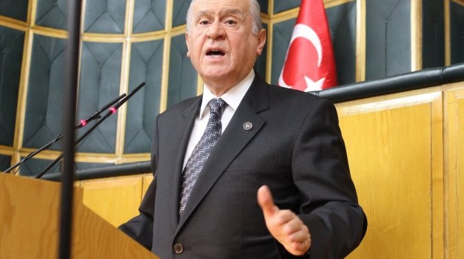 “Başbakan’ın bozkurt işareti eline yakışmış"