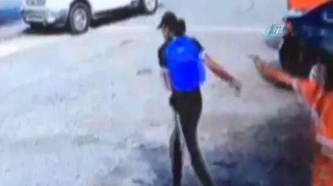 Sokak ortasında hasmına kurşun yağdırdı