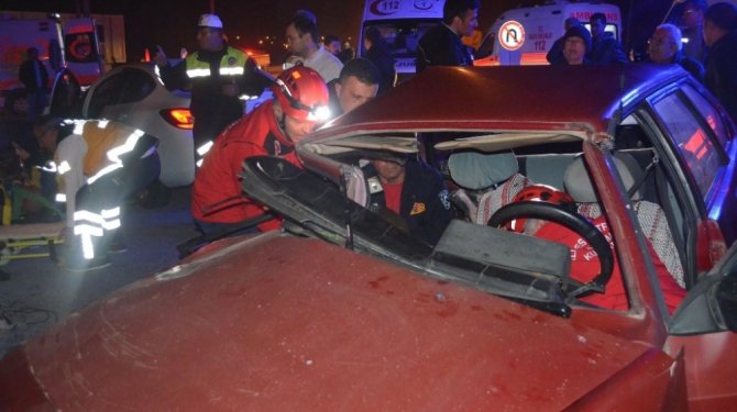 Balıkesir’de trafik kazası: 1 ölü, 4 yaralı