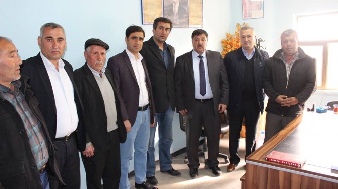 Ekinözü’nde Ak Partili Ve Mhp’li Yöneticiler Kol Kola