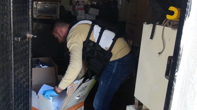 Uyuşturucu satıcılarına film gibi operasyon