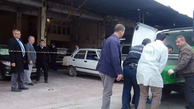 Sanayi sitesinde silahlı kavga: 2 ölü