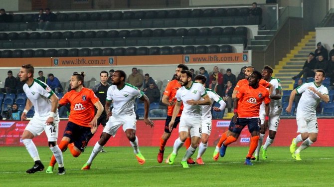 Medipol Başakşehir, Akhisar Belediyespor ile berabere kaldı