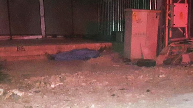 Eline geçirdiği çekiçle arkadaşını kafasına vurarak öldürdü