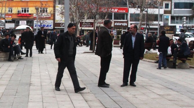 Deprem çevre illerde de hissedildi