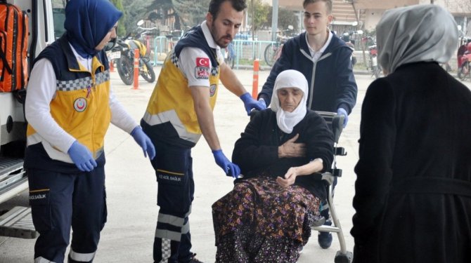 Yangında faciadan dönüldü: 9 kişi mahsur kaldı